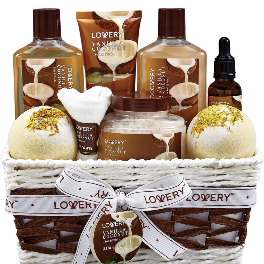 Lowery Vanilla Coconut Scented Gift Pack (8 Items)
